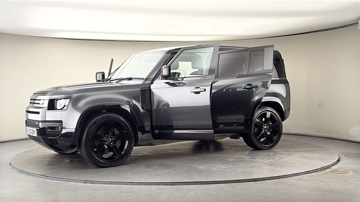 More views of Land Rover Defender 110