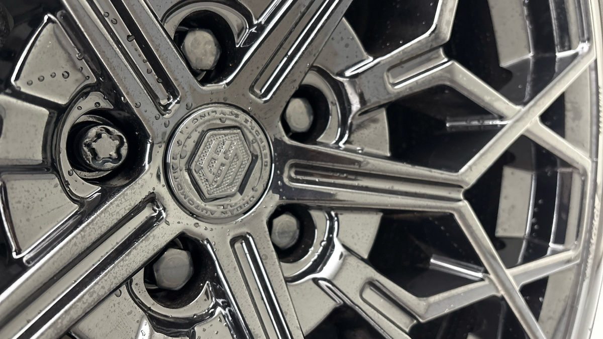 Land Rover Defender 110 Urban Image 26