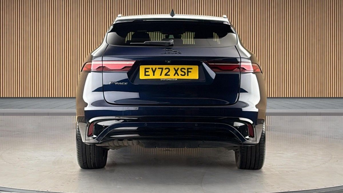 Jaguar F-PACE Image 4