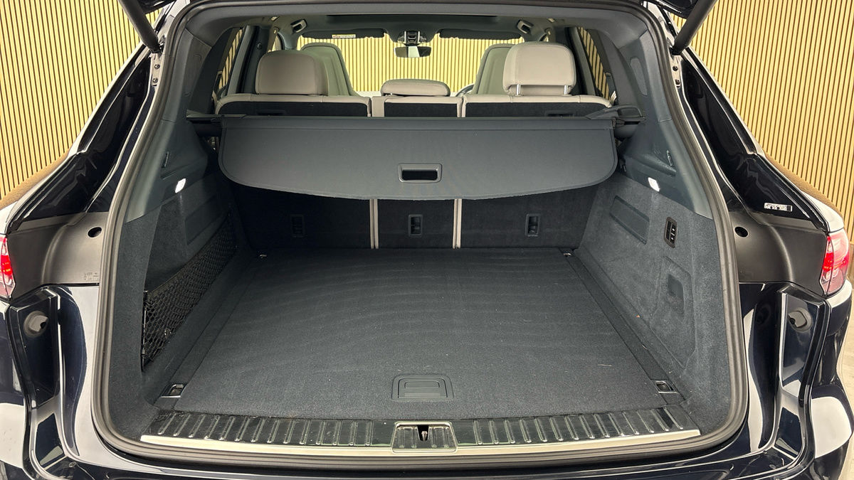 Porsche Cayenne Image 11