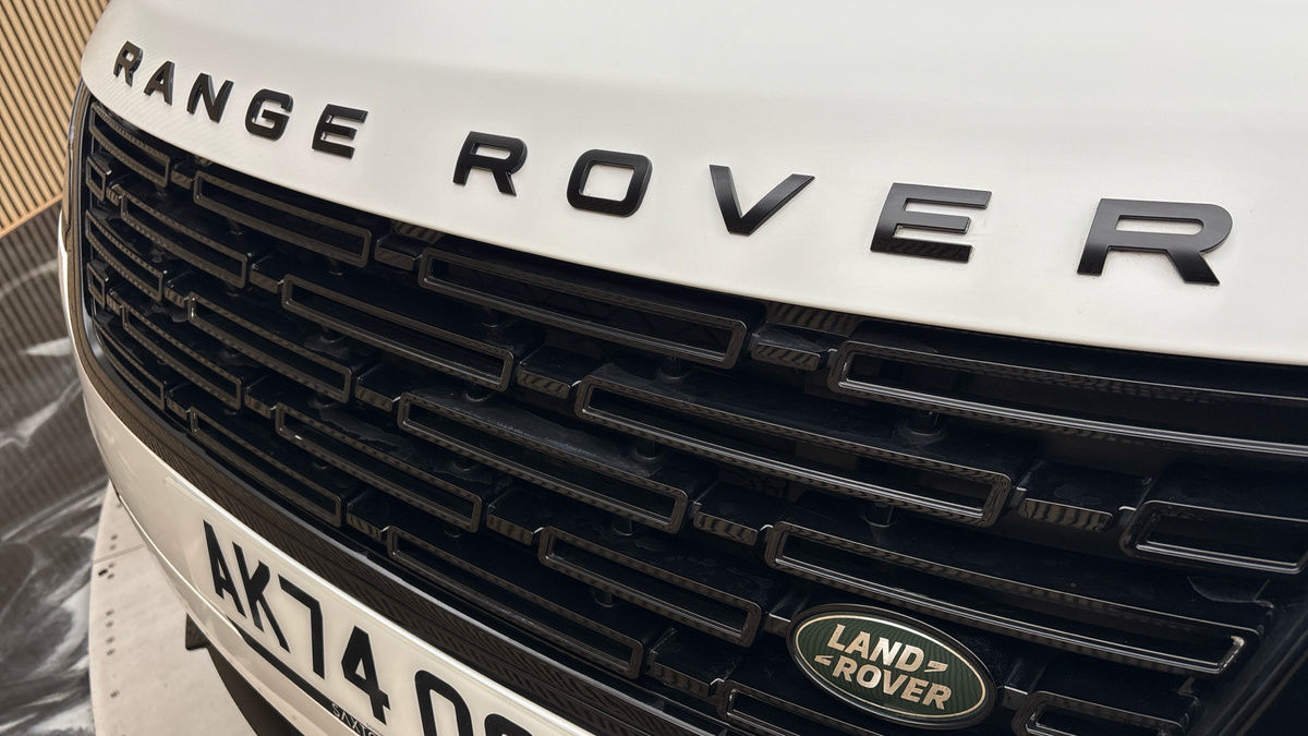 Land Rover Range Rover Velar Image 24