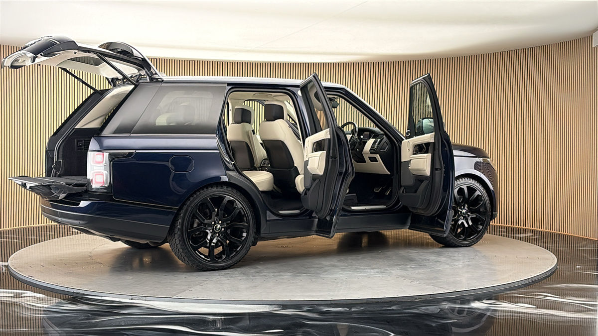 More views of Land Rover Range Rover