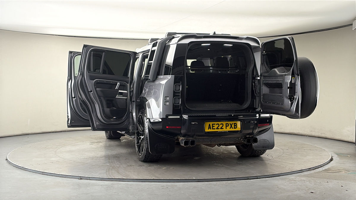 More views of Land Rover Defender 110