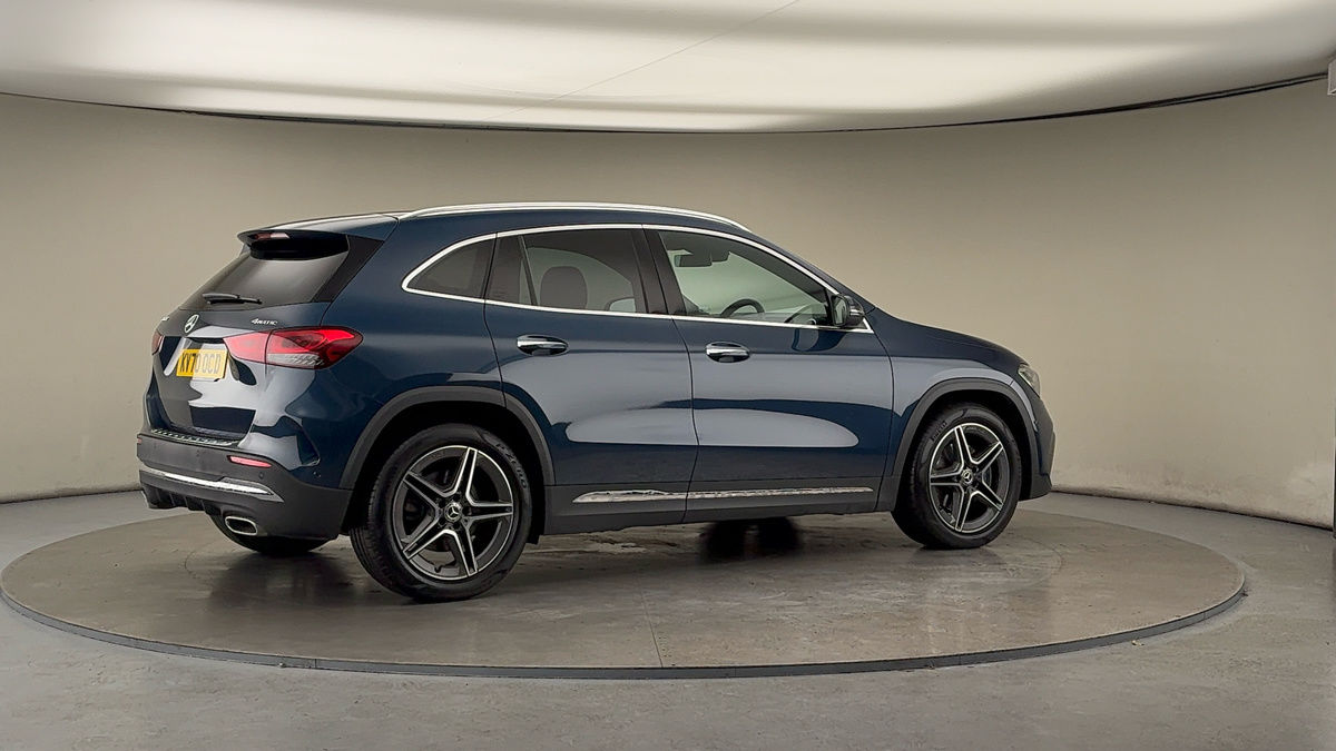 More views of Mercedes-Benz GLA