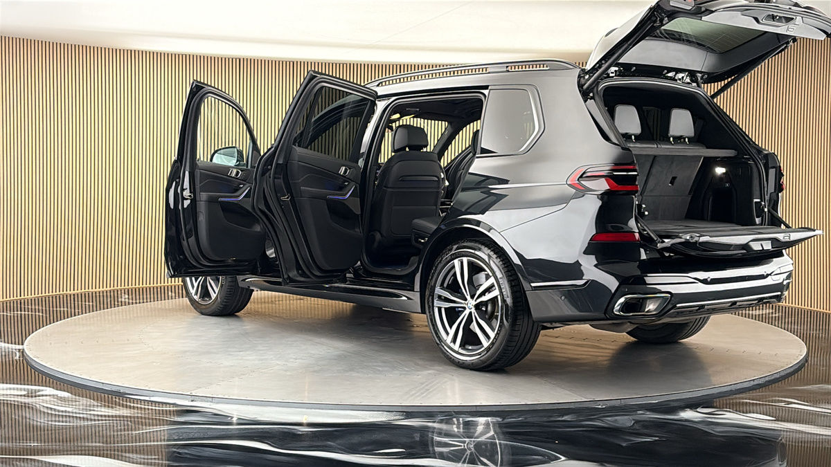 More views of BMW X7