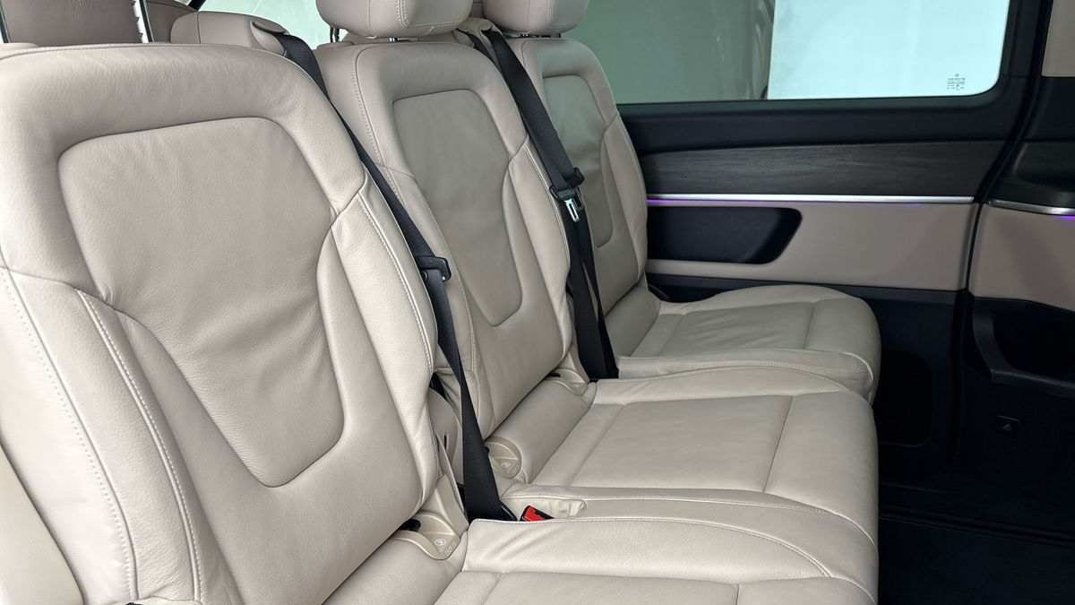 Mercedes-Benz V Class Image 9