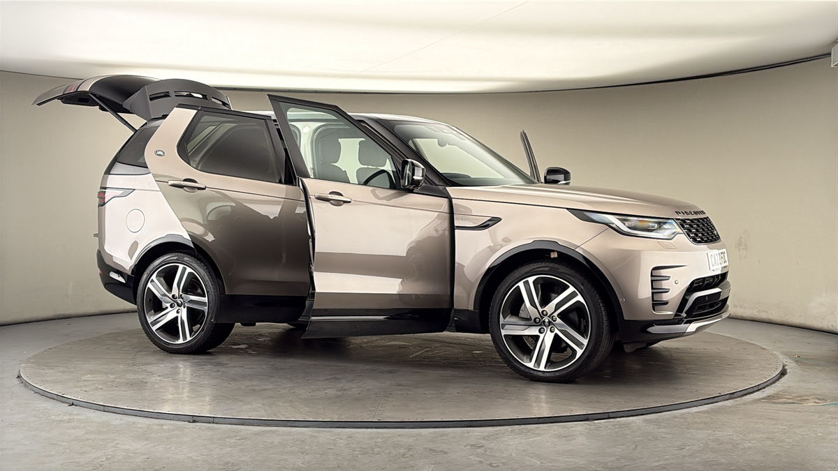 More views of Land Rover Discovery