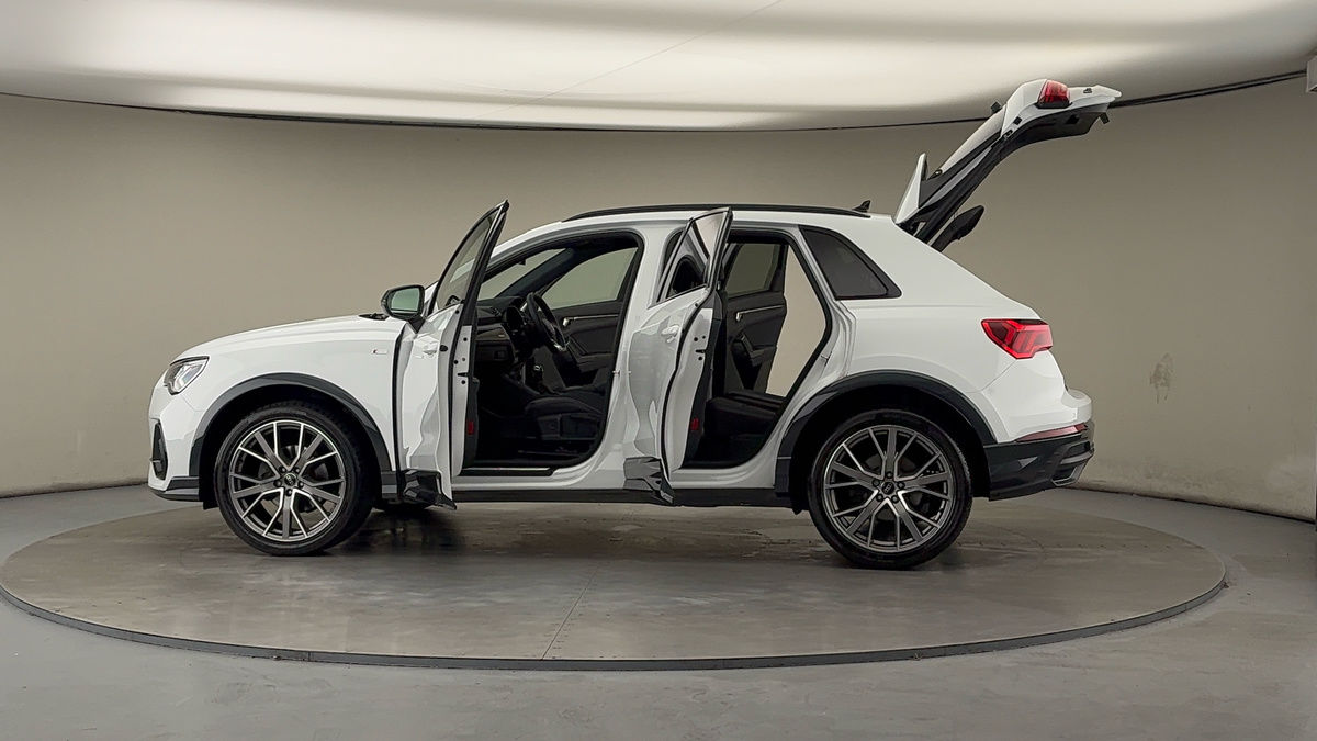 More views of Audi Q3