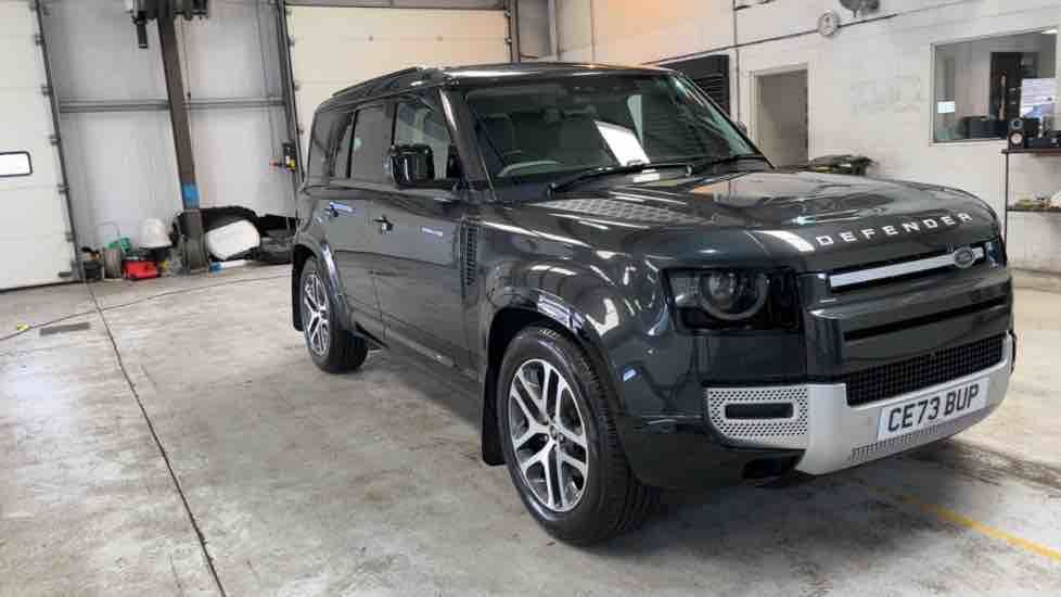 More views of Land Rover Defender 110