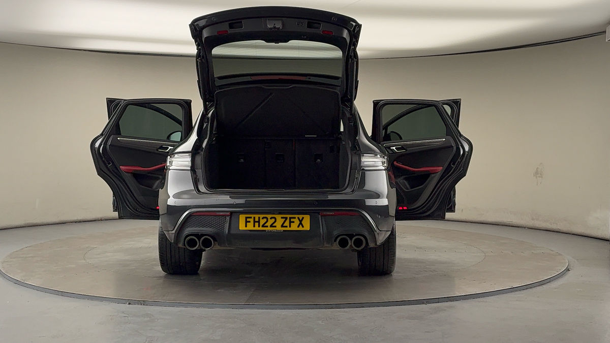 More views of Porsche Macan