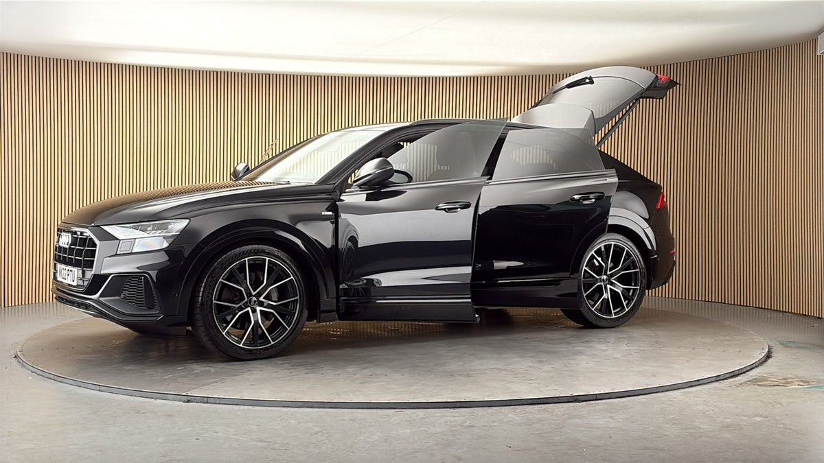 More views of Audi Q8