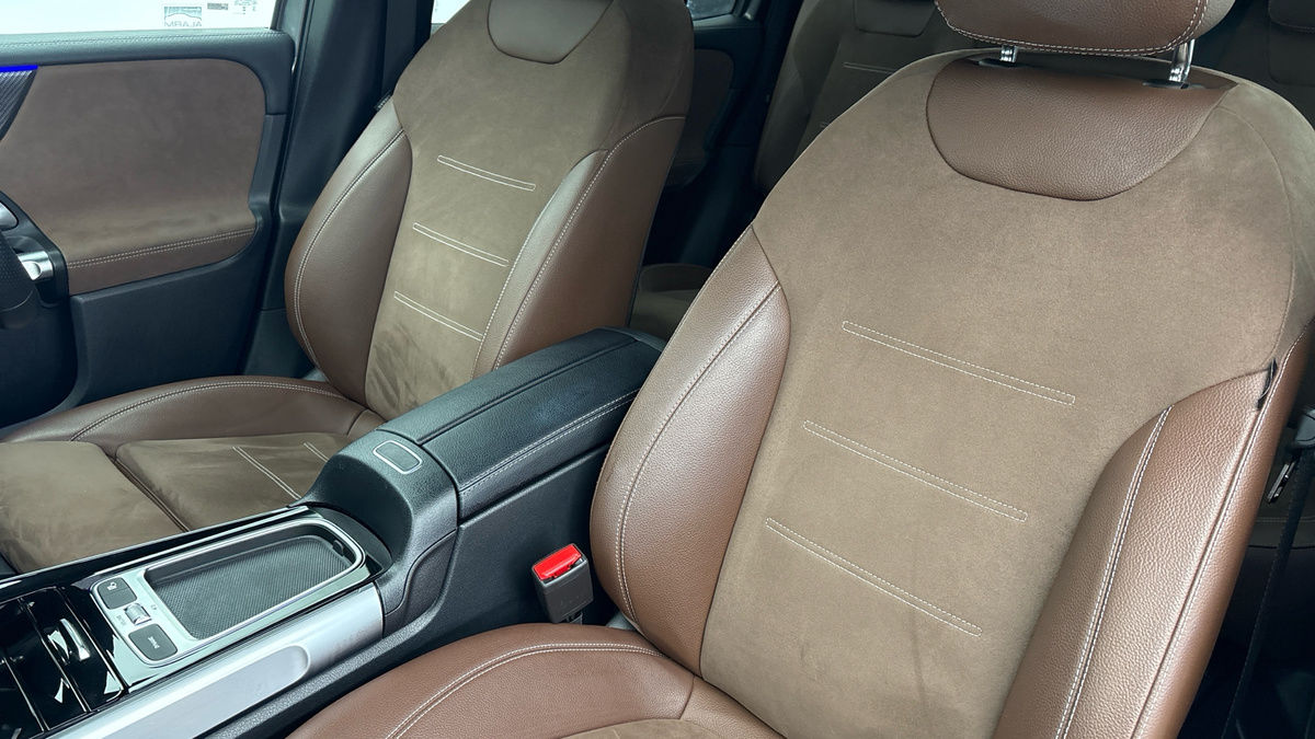 Mercedes-Benz GLB Image 7