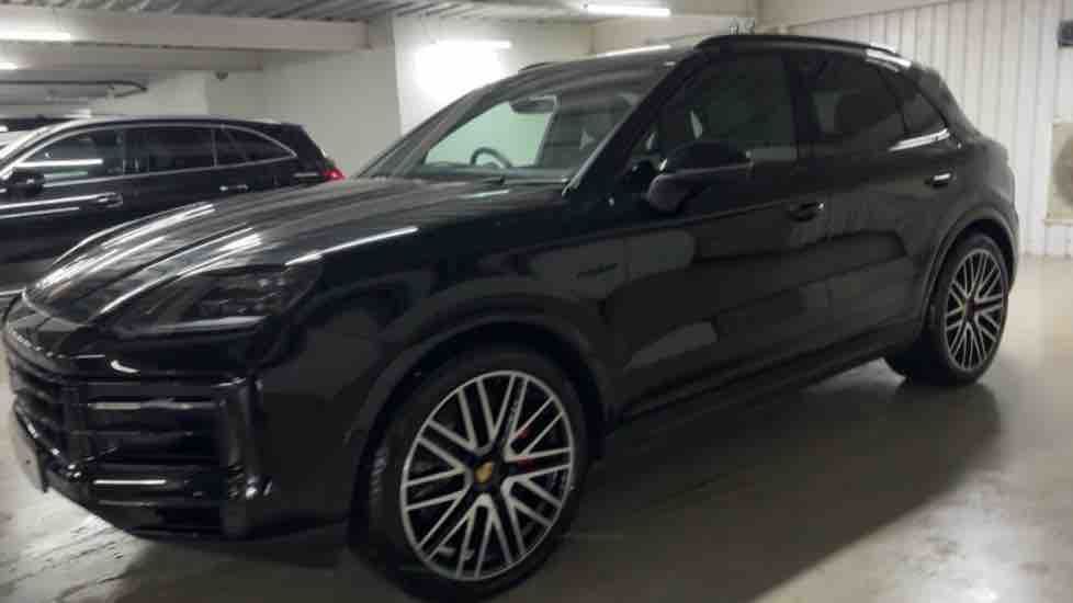 More views of Porsche Cayenne