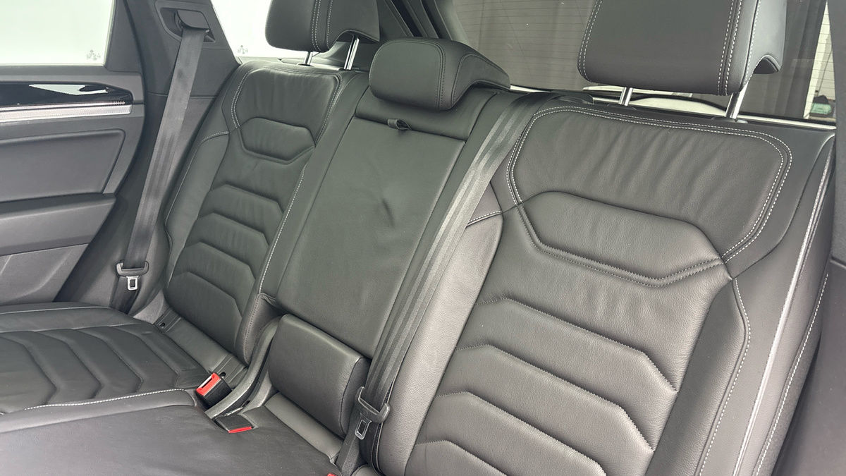 Volkswagen Touareg Image 8