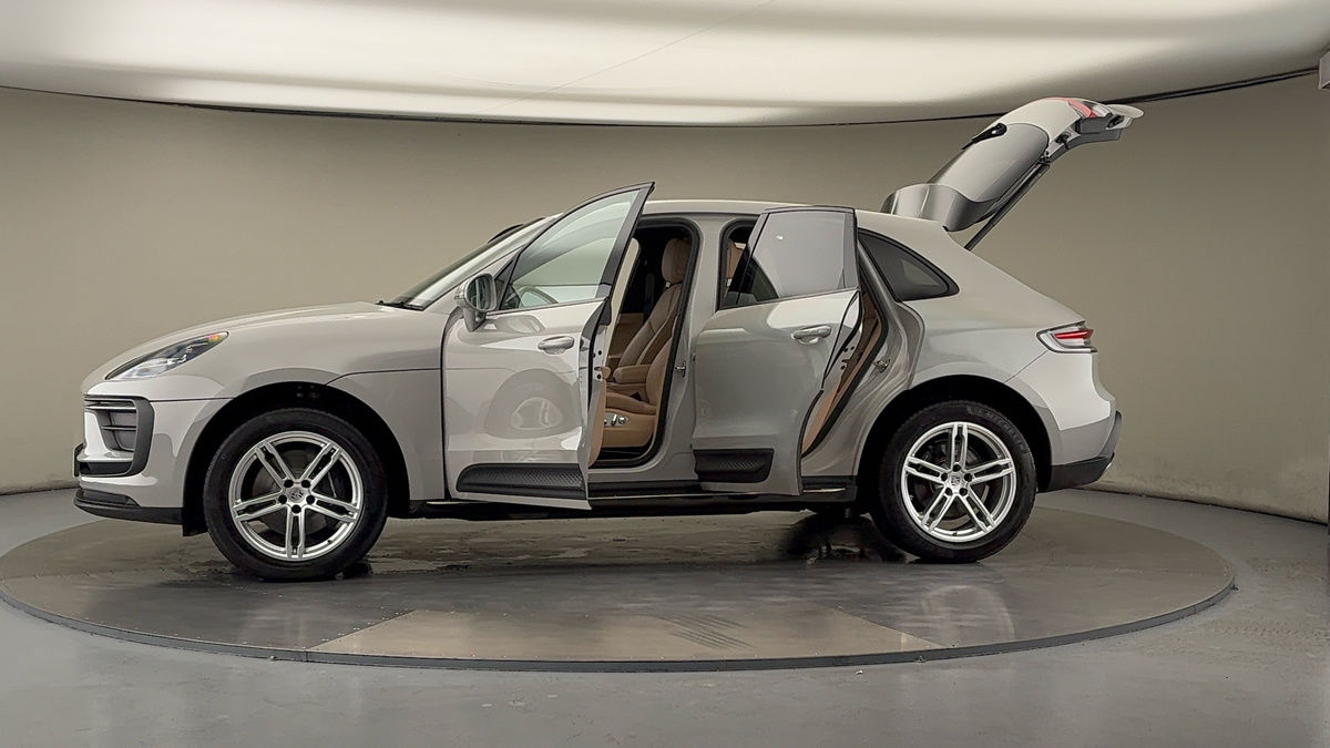 More views of Porsche Macan