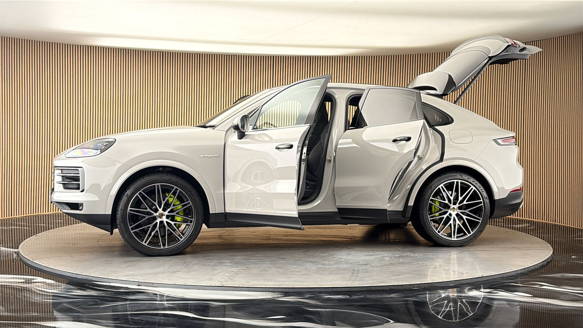 More views of Porsche Cayenne