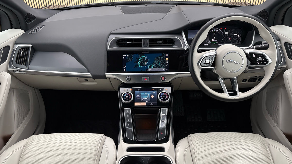 Jaguar I-PACE Image 12