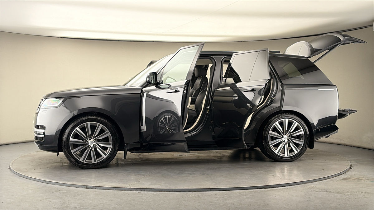 More views of Land Rover Range Rover