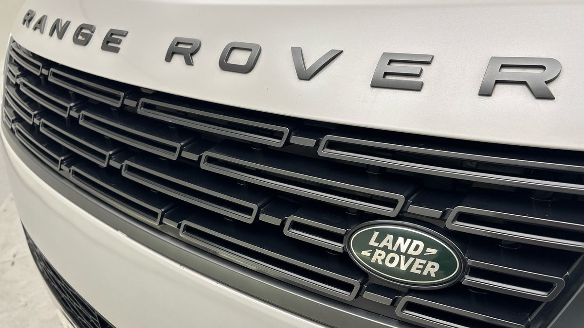 Land Rover Range Rover Sport Image 24