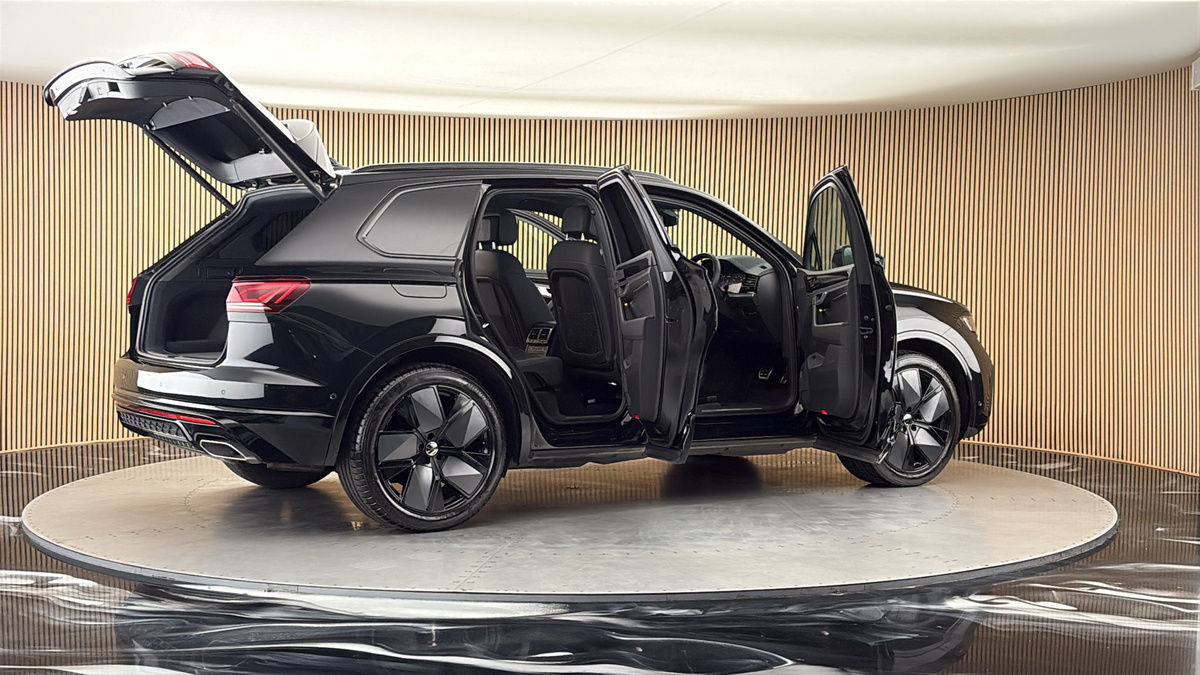 More views of Volkswagen Touareg