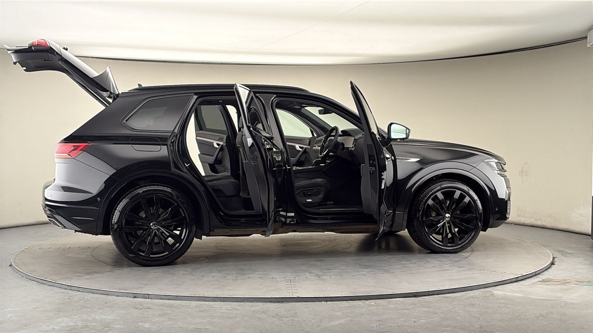 More views of Volkswagen Touareg