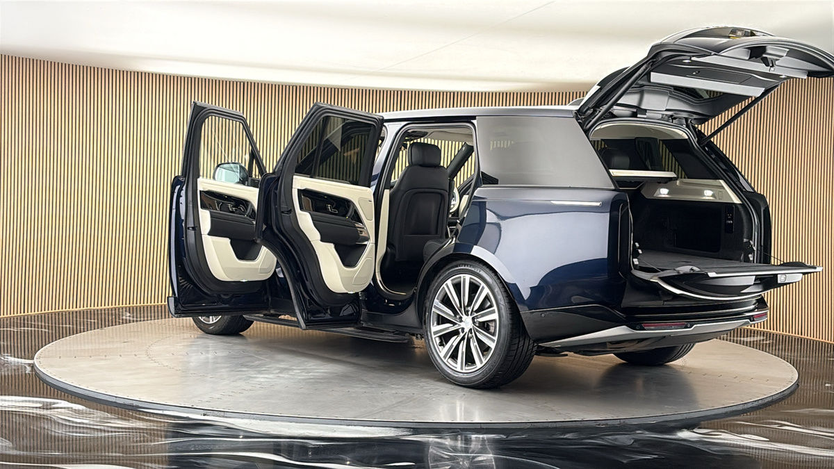 More views of Land Rover Range Rover