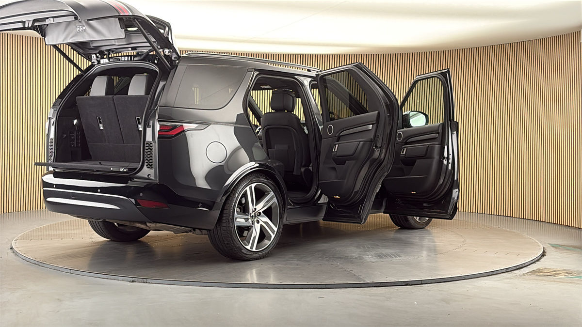 More views of Land Rover Discovery