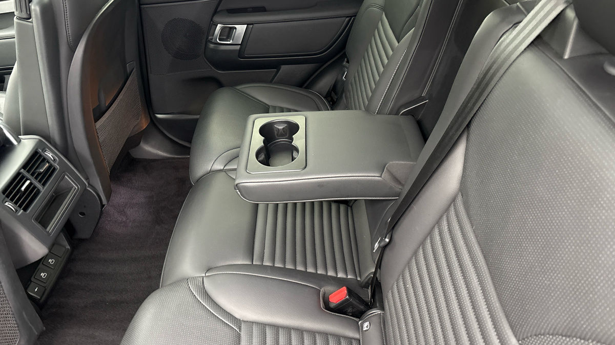 Land Rover Discovery Image 9