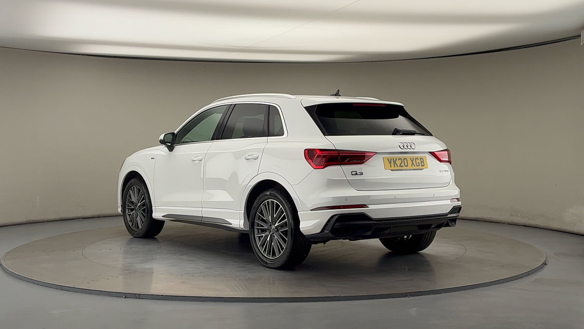 Audi Q3 Image 2