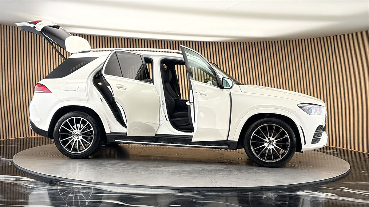 More views of Mercedes-Benz GLE