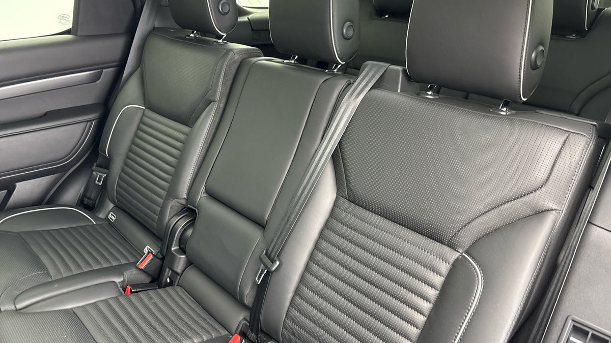 Land Rover Discovery Image 8