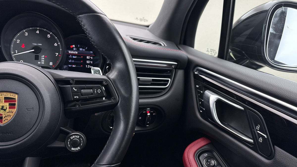 Porsche Macan Image 14