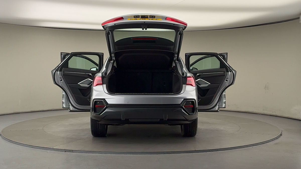 More views of Audi Q3