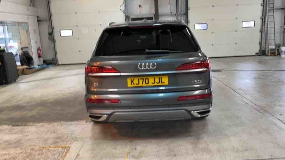 More views of Audi Q7