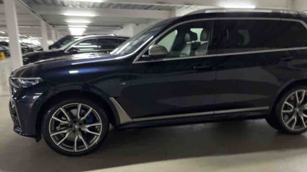 More views of BMW X7