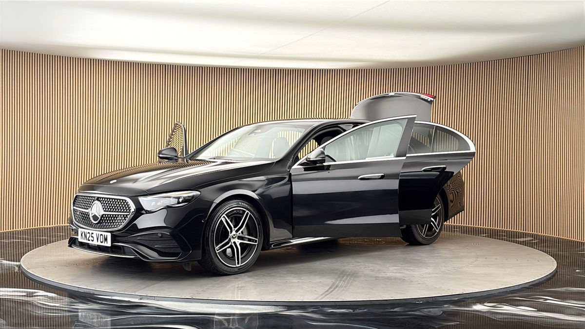 Mercedes-Benz E Class Image 22