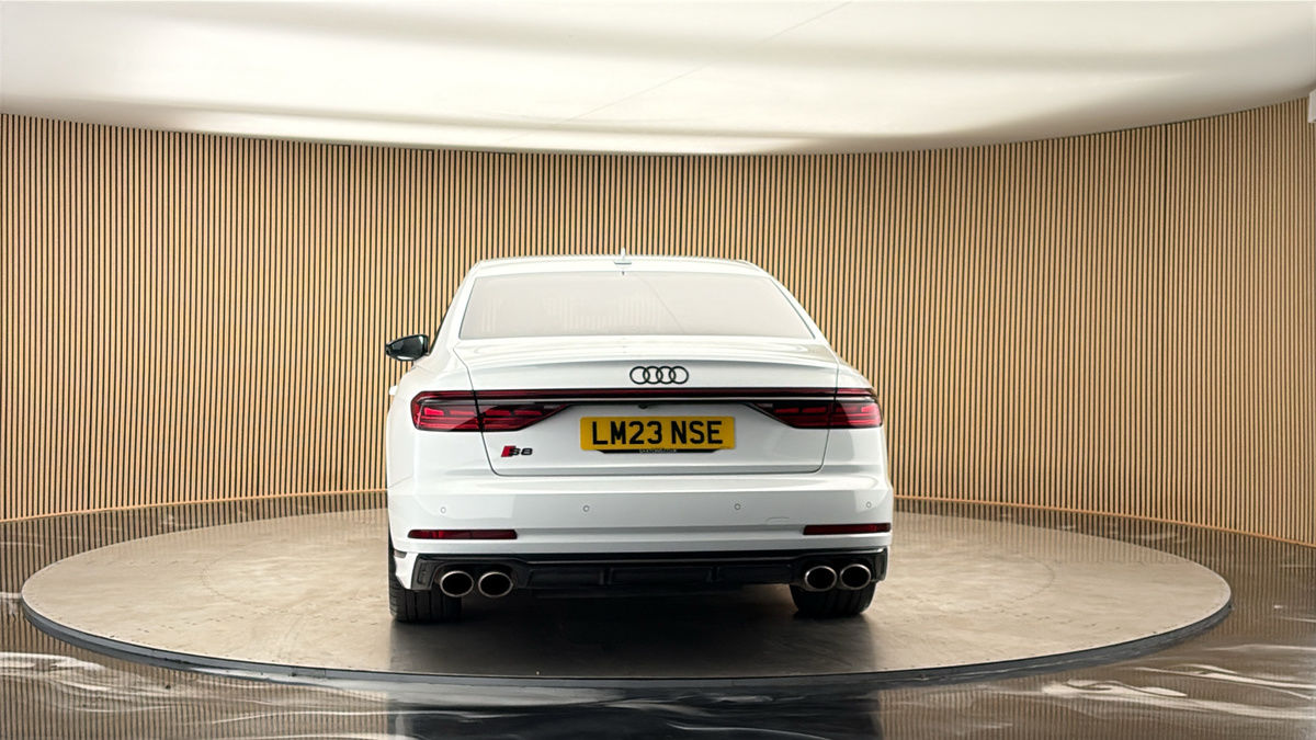More views of Audi S8