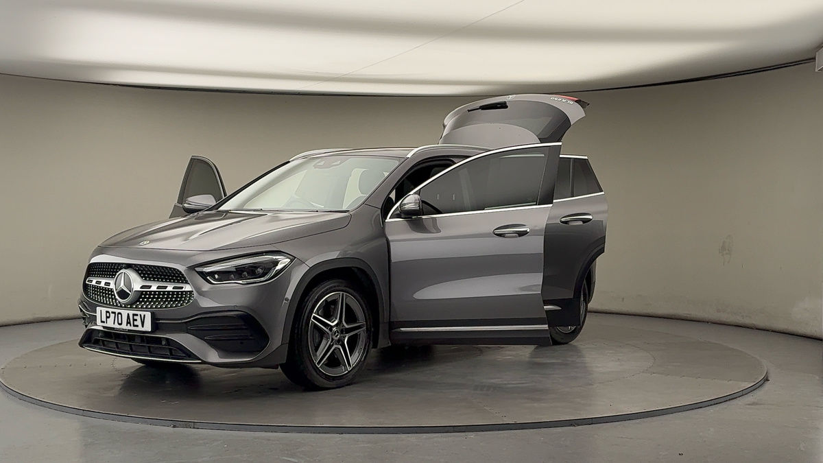 More views of Mercedes-Benz GLA