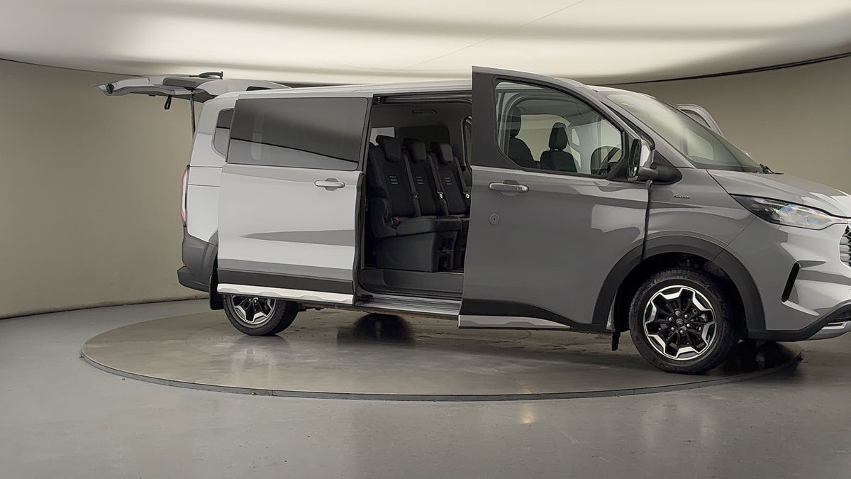 More views of Ford Tourneo Custom V710