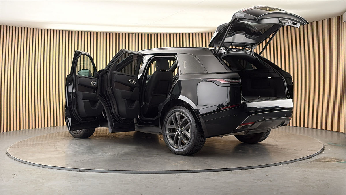 More views of Land Rover Range Rover Velar