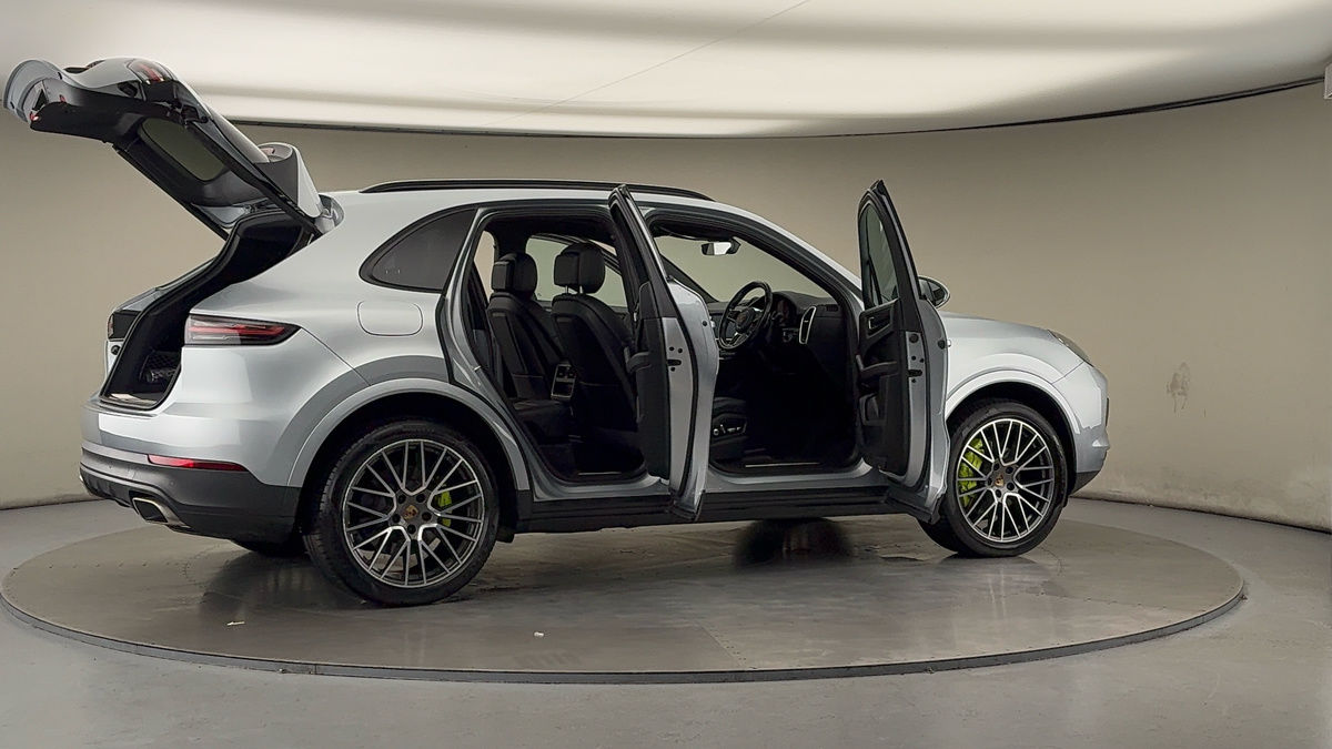 More views of Porsche Cayenne