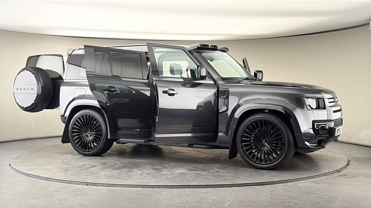 More views of Land Rover Defender 110
