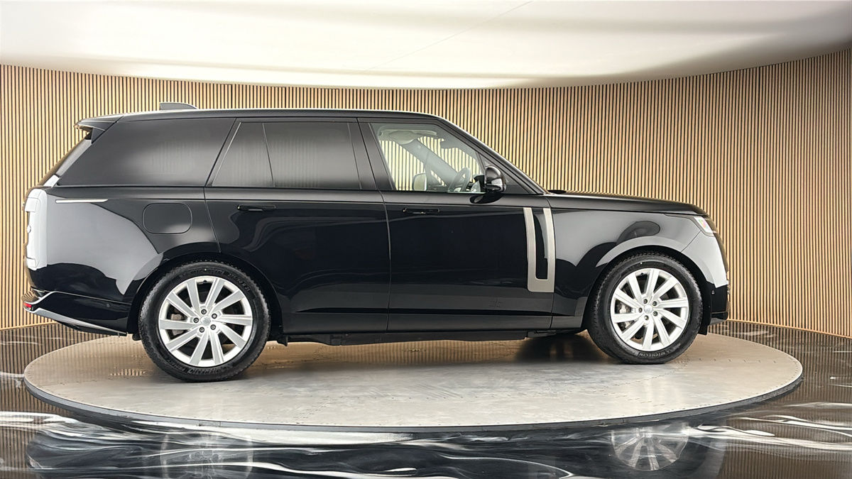 More views of Land Rover Range Rover