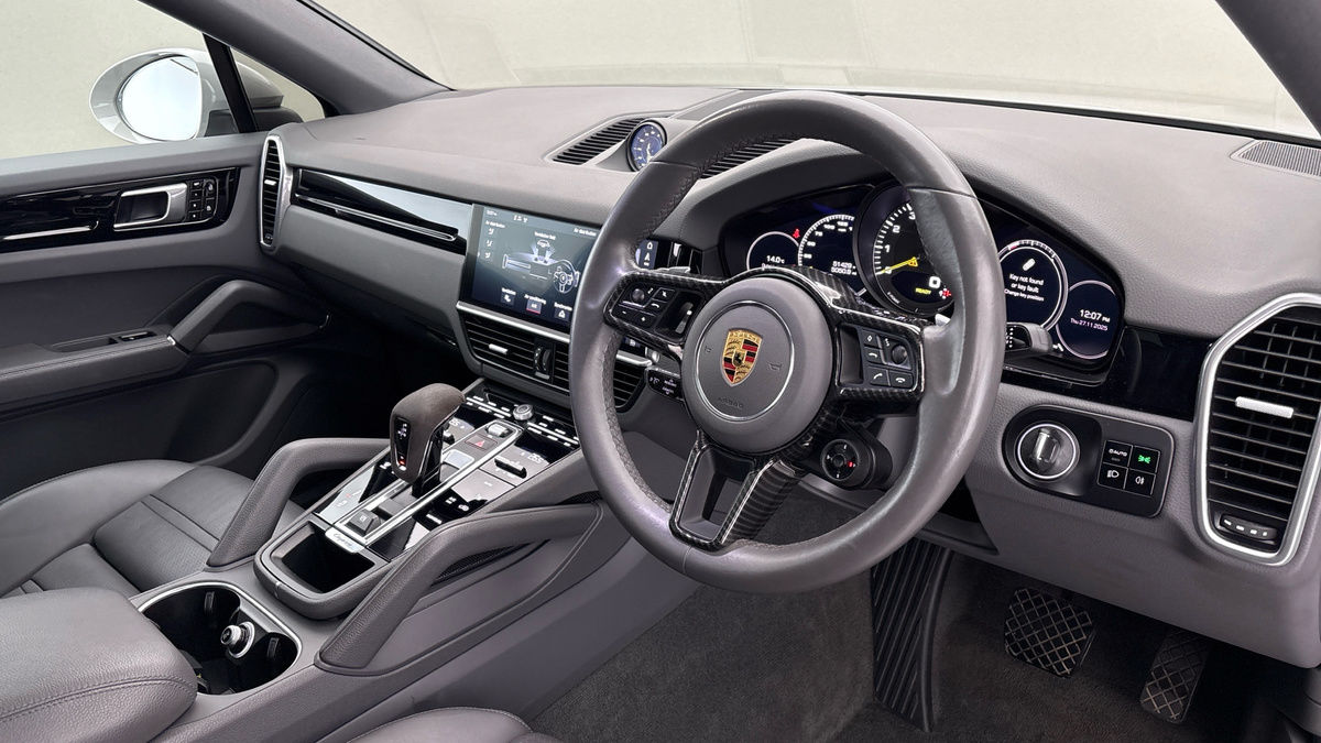 Porsche Cayenne Image 5