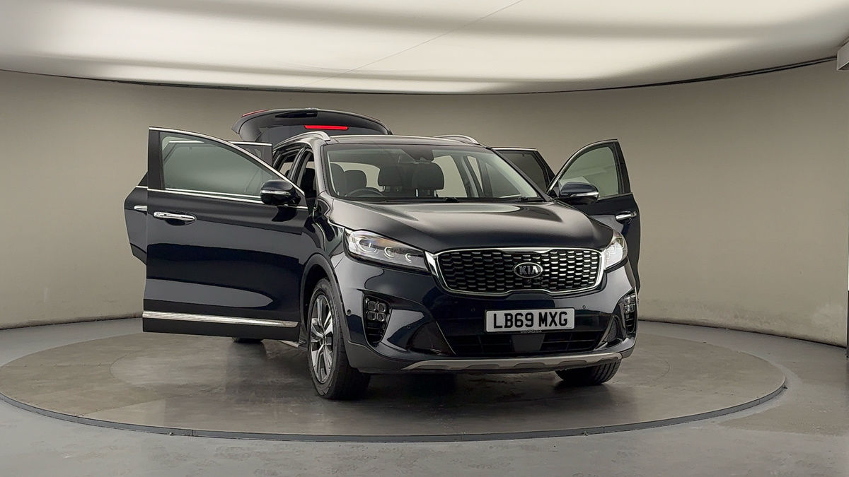 More views of Kia Sorento