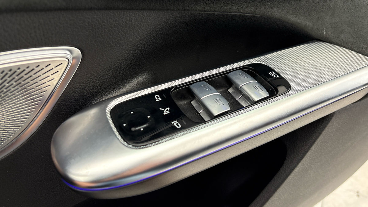 Mercedes-Benz EQE Image 31