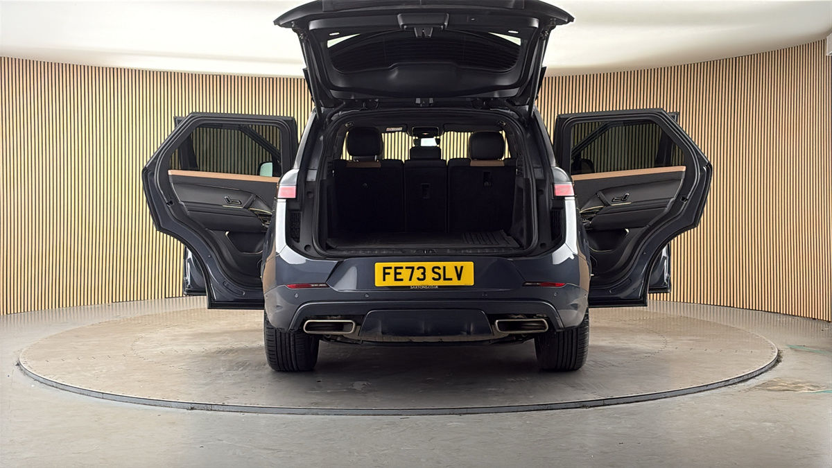 More views of Land Rover Range Rover Sport