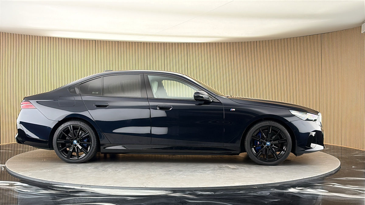 More views of BMW i5