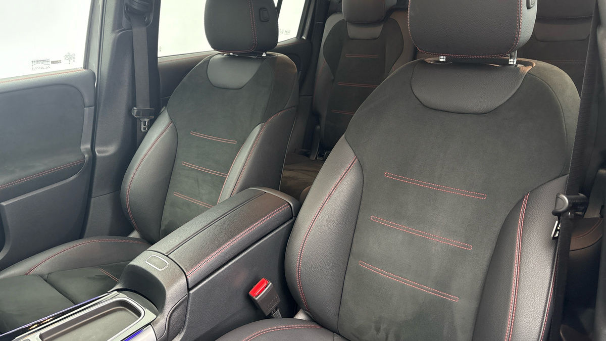 Mercedes-Benz GLB Image 7