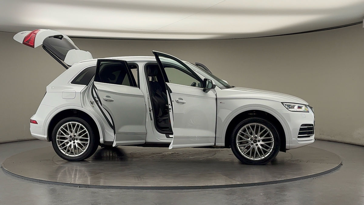 More views of Audi Q5